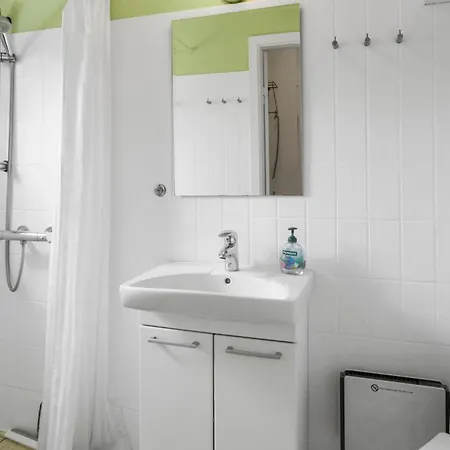 2 Bedroom Beautiful In Vaeggerlose