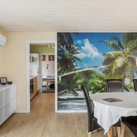 2 Bedroom Beautiful In Vaeggerlose * Bøtø By