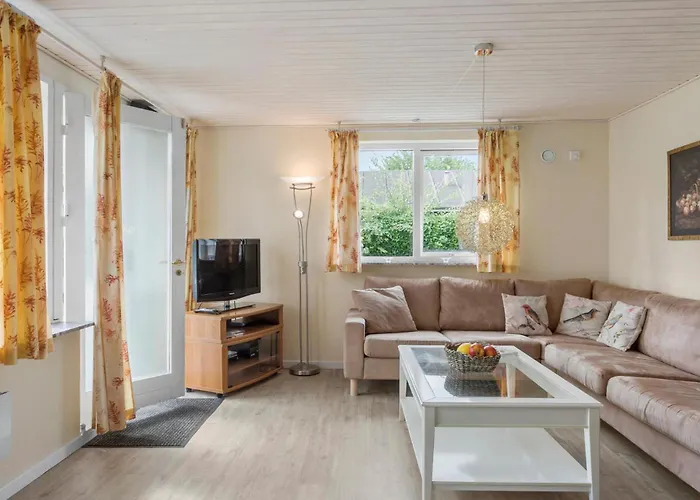 بيت للعطل 2 Bedroom Cozy In Vaeggerlose *