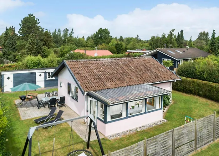 2 Bedroom Cozy In Vaeggerlose * Bøtø By